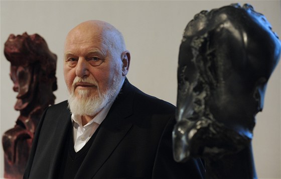 Jan Koblasa na své retrospektivní výstavě v Jízdárně Pražského hradu v roce 2012