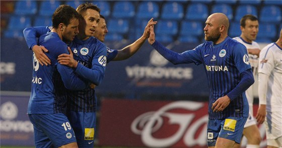 LIBERECKÁ RADOST. Fotbalisté Slovanu Liberec se radují ze vsteleného gólu do