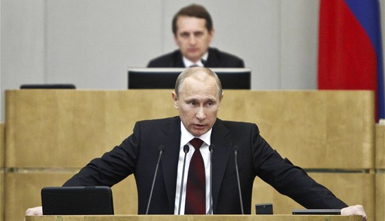 Vladimir Putin hodnotí psobení své vlády ped ruskými poslanci (11. dubna 2012)