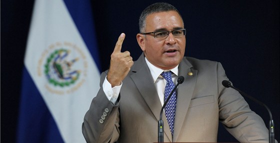 Salvadorský prezident Mauricio Funes oznámil, e jeho zem zaila den bez