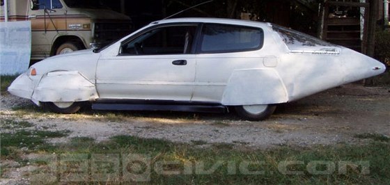 Upravená Honda Civic, alias Aerocivic