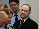 Norský terorista Anders Behring Breivik u soudu v Oslu (19. dubna 2012)