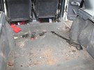 Osobní vozidlo Škoda Felicia combi s kradeným sudem plným hliníku zastavili