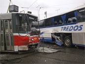 Sráka tramvaje a autobusu na Florenci