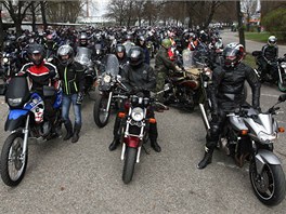 Olomoutí motorkái v sobotu zahájili sezonu srazem v Legionáské ulici a...