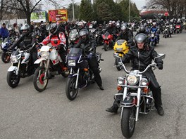 Olomoutí motorkái v sobotu zahájili sezonu srazem v Legionáské ulici a...