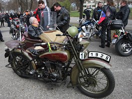 Olomoutí motorkái v sobotu zahájili sezonu srazem v Legionáské ulici a...