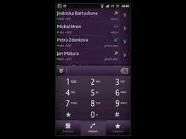 Displej smartphonu Sony Xperia S