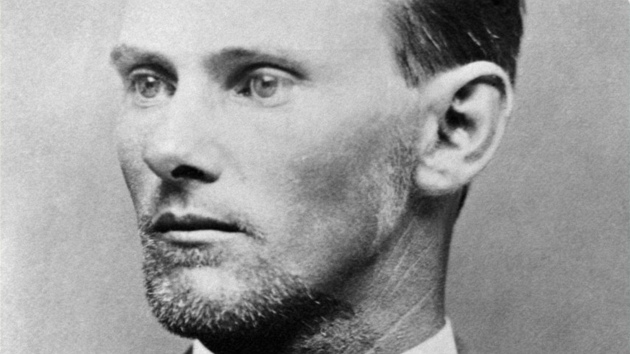 Banditi nemvaj dlouh ivot. Jesse James se narodil v roce 1847, zavradn byl o ptaticet let pozdji.