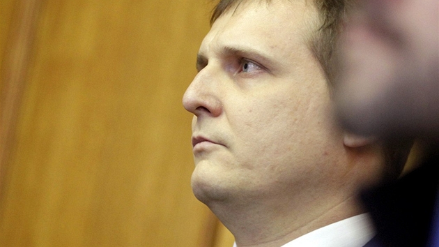 Vít Bárta v jednací síni p�ed jednáním Obvodního soudu v Praze (13. dubna 2012)