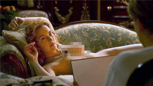 Cenzurovaný záběr s nahou herečkou Kate Winsletovou ve filmu Titanic