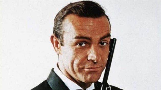 Sean Connery jako James Bond ve filmu Srdečné pozdravy z Ruska (1963)