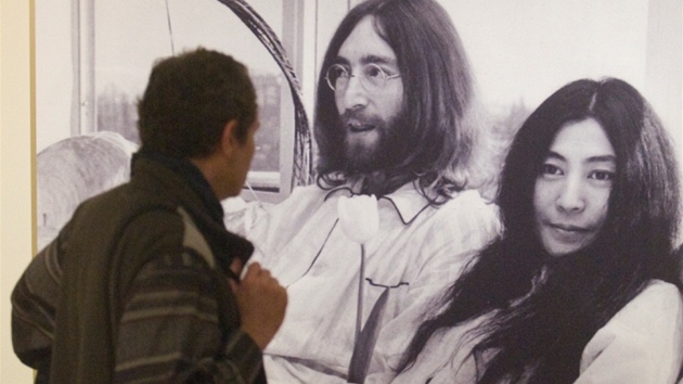 Výstava ukáe nejen historii Beatles a osudy jejich len, ale i tehdejí dní...