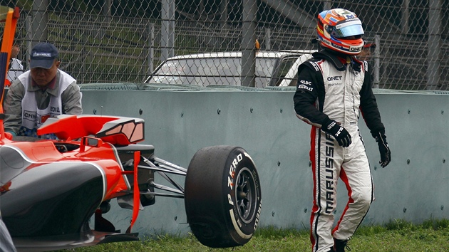 TOHLE NEVYLO. Timo Glock z týmu Marussia pi tréninku na Velkou cenu íny. 