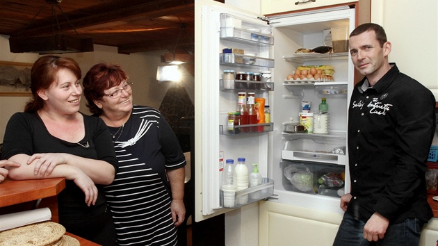 V dom pan Aneky a Jany se nachzej hned ti lednice, kter byly pln nezdravho jdla.