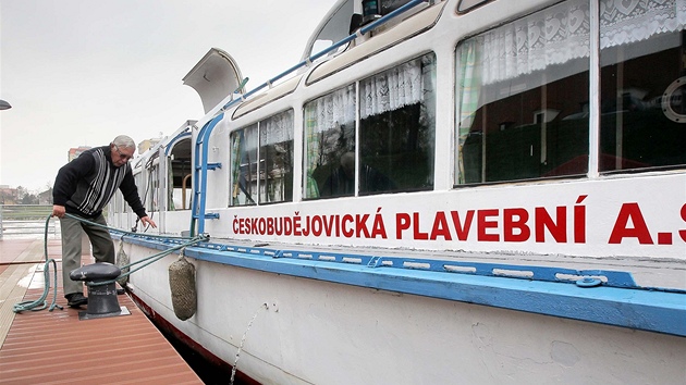  České Budějovice, 7.4.2012, plavba, loď  V sobotu 7.4. byla zahájena plavební sezóna na Vltavě v Českých Budějovicích.
