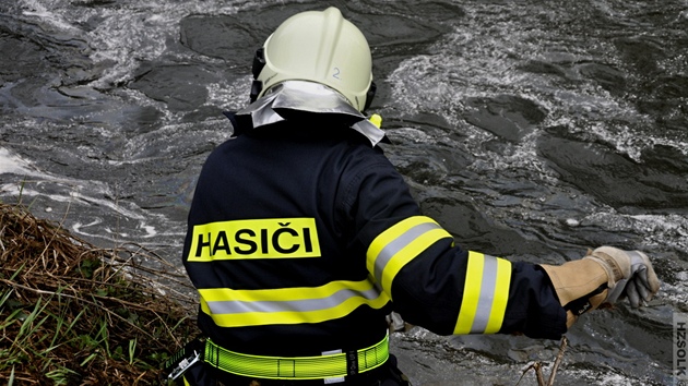 Jak dokládá snímek z místa nehody, svtelné výstrané zaízení na pejezdu bylo funkní.