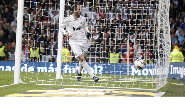 VYROVNÁNO. Gonzao Higuaín z Realu Madrid oslavuje v utkání s Gijónem svj gól