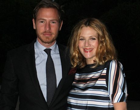 Thotná Drew Barrymore se svým snoubencem Willem Kopelmanem