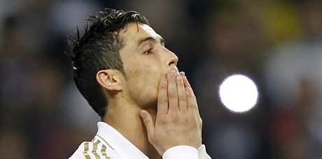 J TO NEDAL. Cristiano Ronaldo z Realu Madrid po nepromnn penalt v