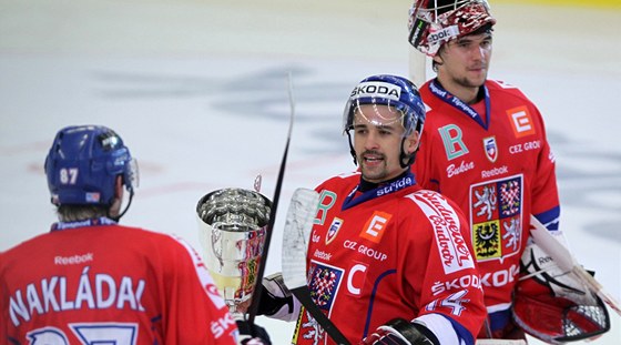 LÍDR. Tomáš Plekanec (uprostřed) povede český tým na šampionátu s kapitánským céčkem na hrudi.