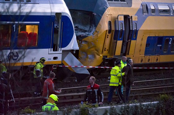 Pi elním stetu dvou vlak v Amsterdamu bylo zranno 125 cestujích