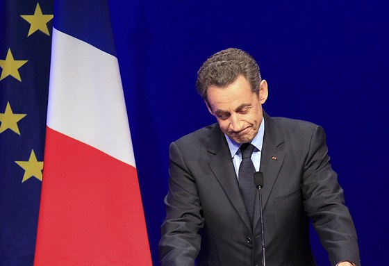 Nicolas Sarkozy na snímku z dubna 2012, kdy ho v prezidentských volbách porazil Francois Hollande.