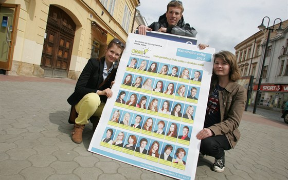 Studenti Lepaova gymnázia v Jiín vyrobili maturitní tablo v podob volební