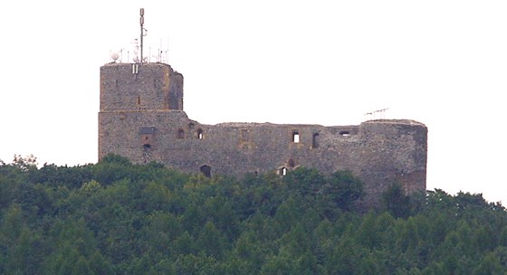 Zřícenina hradu Radyně u Plzně. 