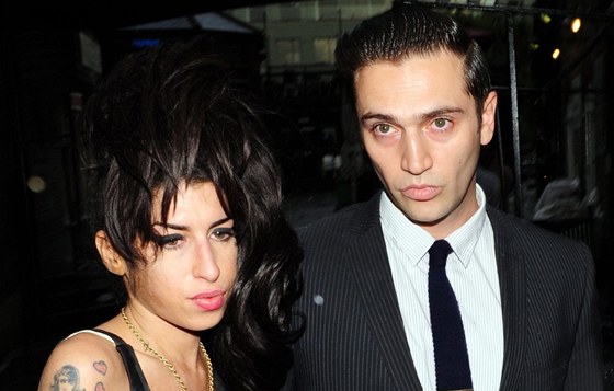 Amy Winehouse a Reg Traviss (2010)