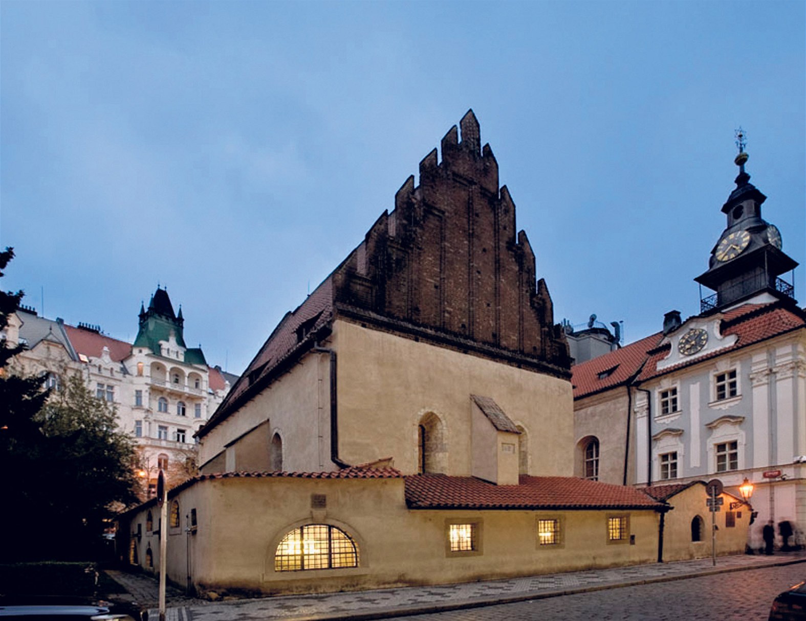 Staronová synagoga v �ervené ulici - Nejstar�í dochovaná synagoga ve st�ední...