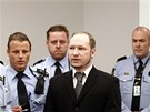 Anders Behring Breivik u soudu (23. dubna 2012)