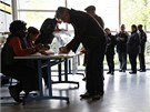 Volební místnost ve trasburku (22. dubna 2012) 