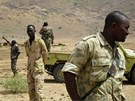 Jihosúdántí vojáci pi strái hranic nedaleko msta Talodi (12. dubna 2012)