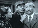 Zita Kabátová, Vlasta Burian a Jaroslav Marvan ve filmu Pednosta stanice