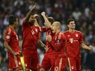 JSME VE FINÁLE. Fotbalisté Bayernu Mnichov se radují po vítzství v penaltovém...