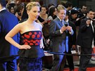 Scarlett Johanssonov pi londnsk premie filmu The Avengers