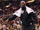 LeBron James z Miami Heat hecuje své spoluhráe.