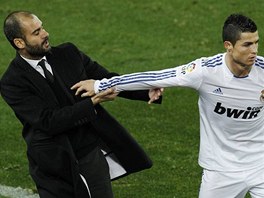 NEZVLÁDNUTÉ EMOCE. Ronaldo vráí do trenéra Guardioly