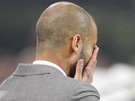 GUARDIOLA SI ZOUFÁ: trenér barcelonských fotbalist Josep Guardiola by se pi...