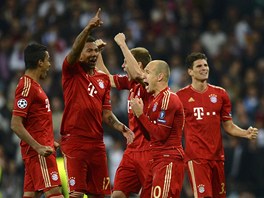 JSME VE FINÁLE. Fotbalisté Bayernu Mnichov se radují po vítzství v penaltovém...