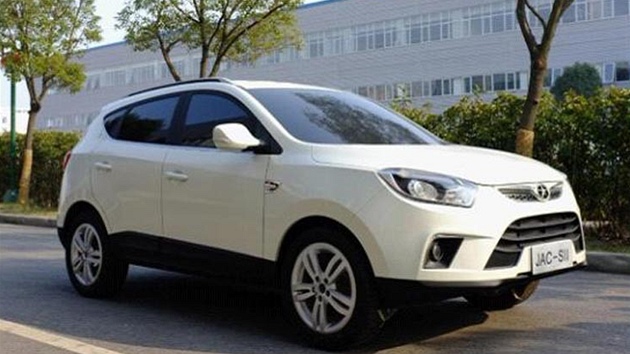 Zboku ale Jac S II nezap�e inspiraci u Hyundaie ix35. Jako by mu z oka vypadl...