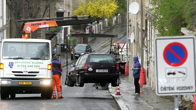 Jarní itní ulic v Ústí nad Labem. (Ilustraní snímek)