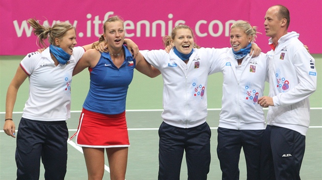 HOP! eské tenistky Lucie Hradecká, Petra Kvitová, Lucie afáová a Andrea