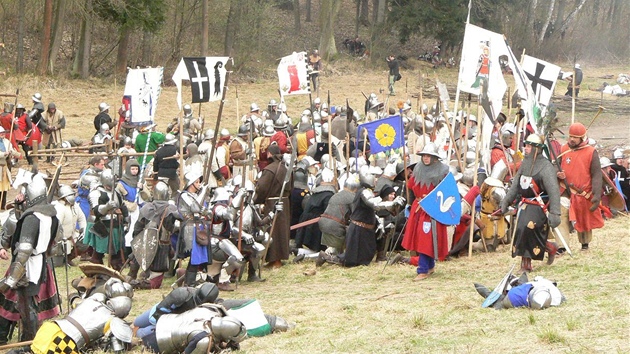 V sobotu odpoledne se v obci Libun nedaleko Kladna konala nejvt historick bitva v esk republice, kter se astnilo tm 1 000 bojovnk.
