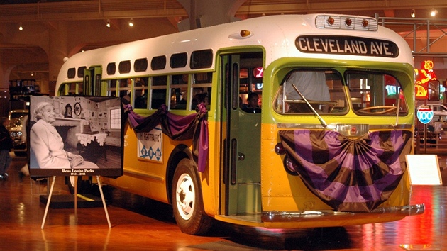 Slavný autobus, v nm Rosa Parksová v roce 1955 odmítla uvolnit místo...