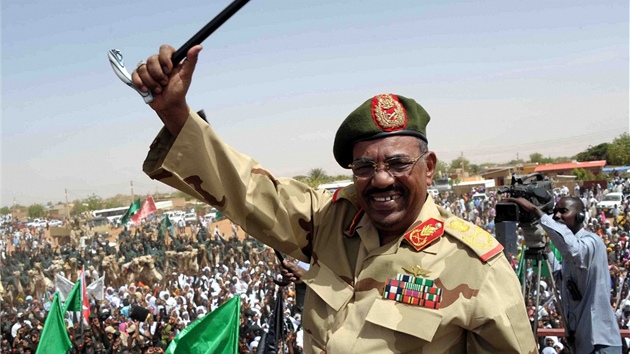 Umar al-Baír. Mezinárodní trestní soud (ICC) súdánského prezidenta viní z...