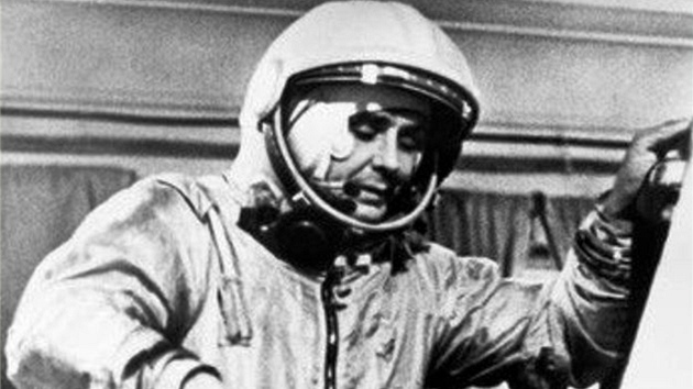 Vladimir Komarov v roce 1962 pi nácviku pro letu v jednomístné lodi Vostok