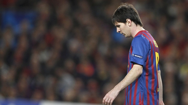 Smutný hrdina z Nou Campu barcelonský úto�ník Messi. Za stavu 2:1 pro sv�j tým...