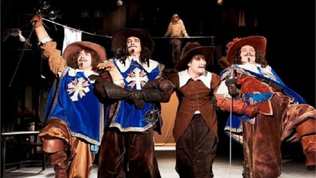 V�ichni mu�ketý�i se nám p�kn� pohromad� se�li.